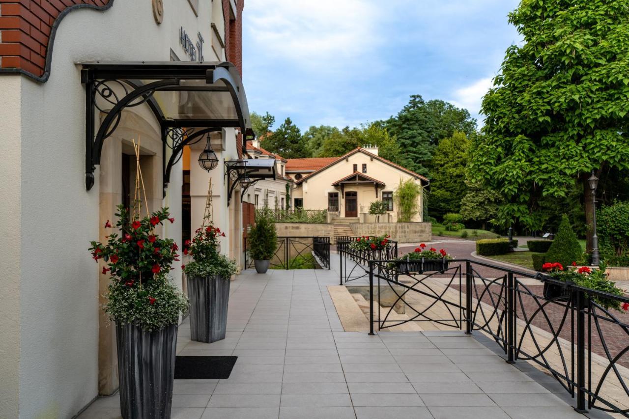 Hotel Grand Sal Wieliczka Esterno foto