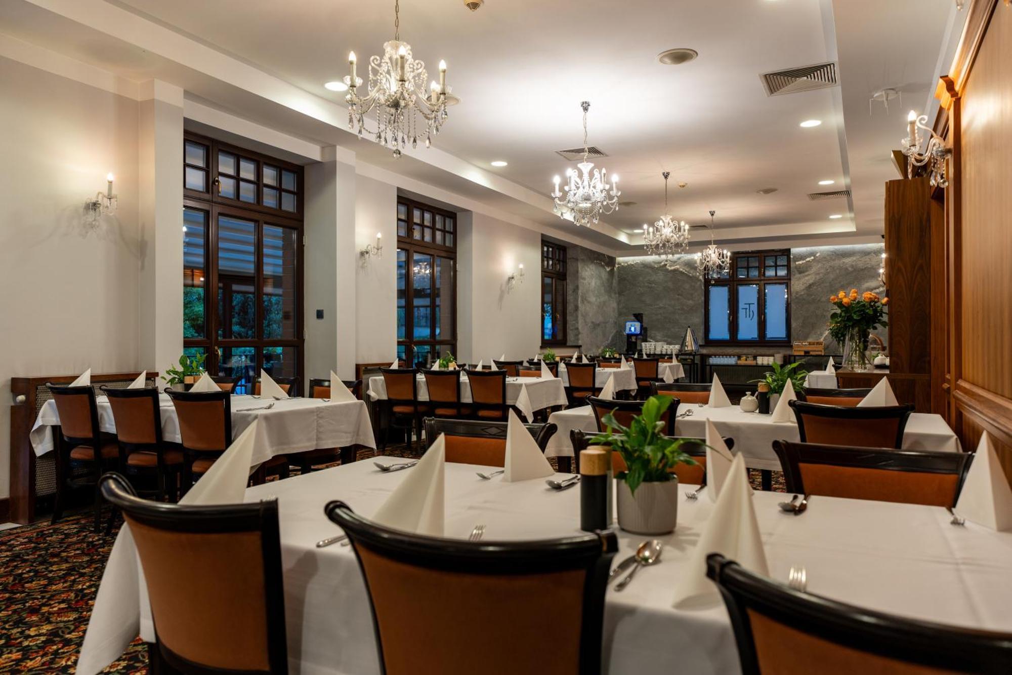 Hotel Grand Sal Wieliczka Esterno foto