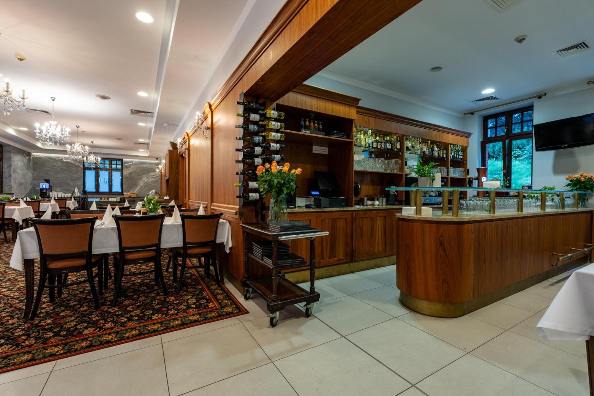 Hotel Grand Sal Wieliczka Esterno foto