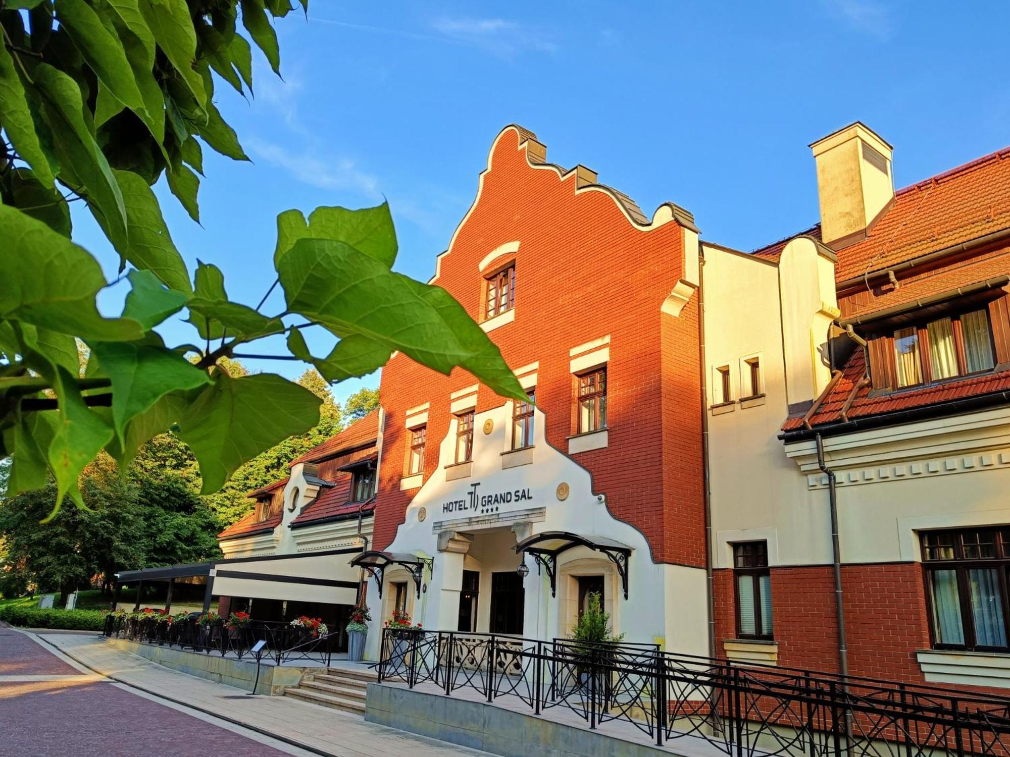 Hotel Grand Sal Wieliczka Esterno foto