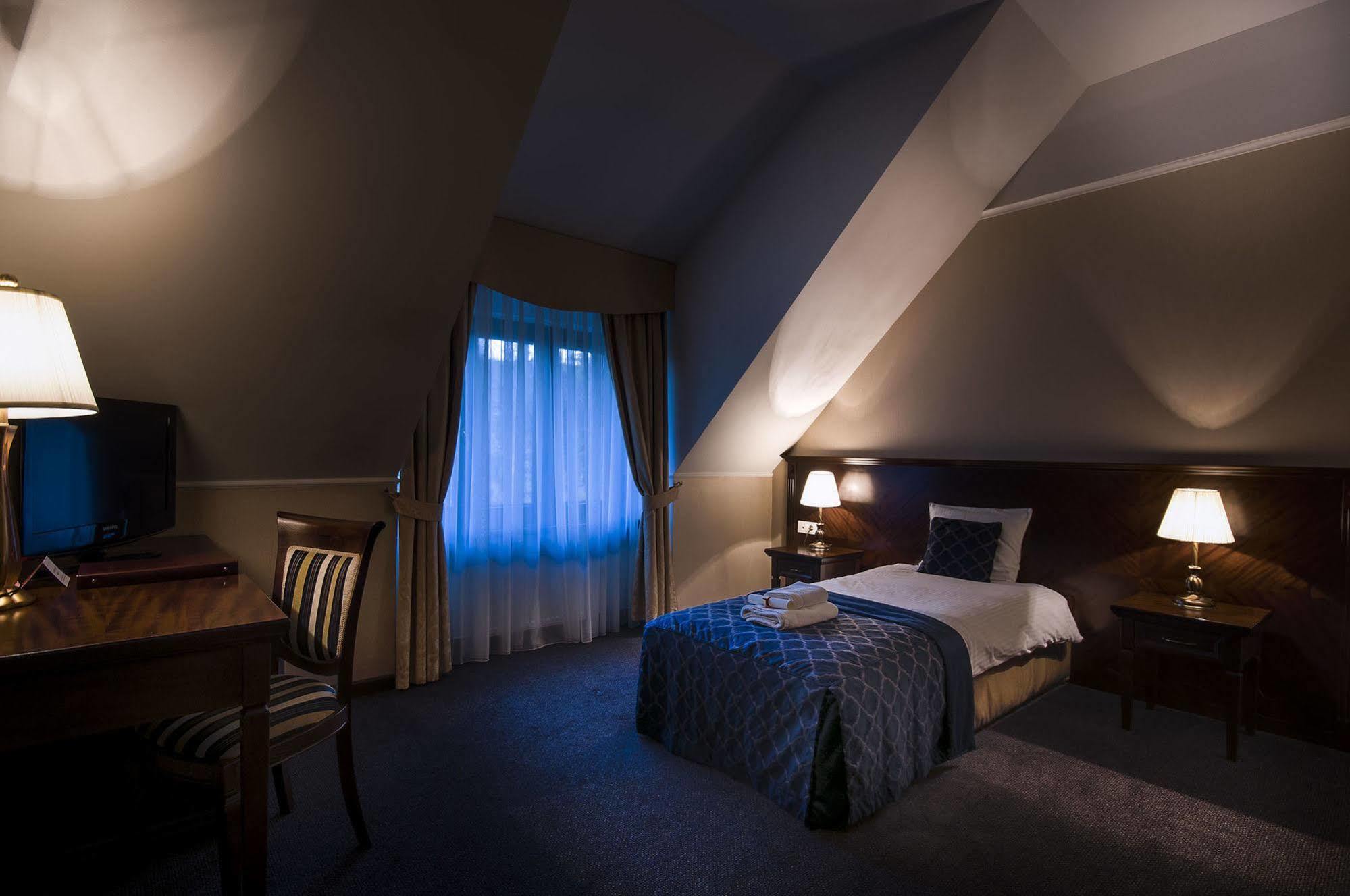 Hotel Grand Sal Wieliczka Esterno foto