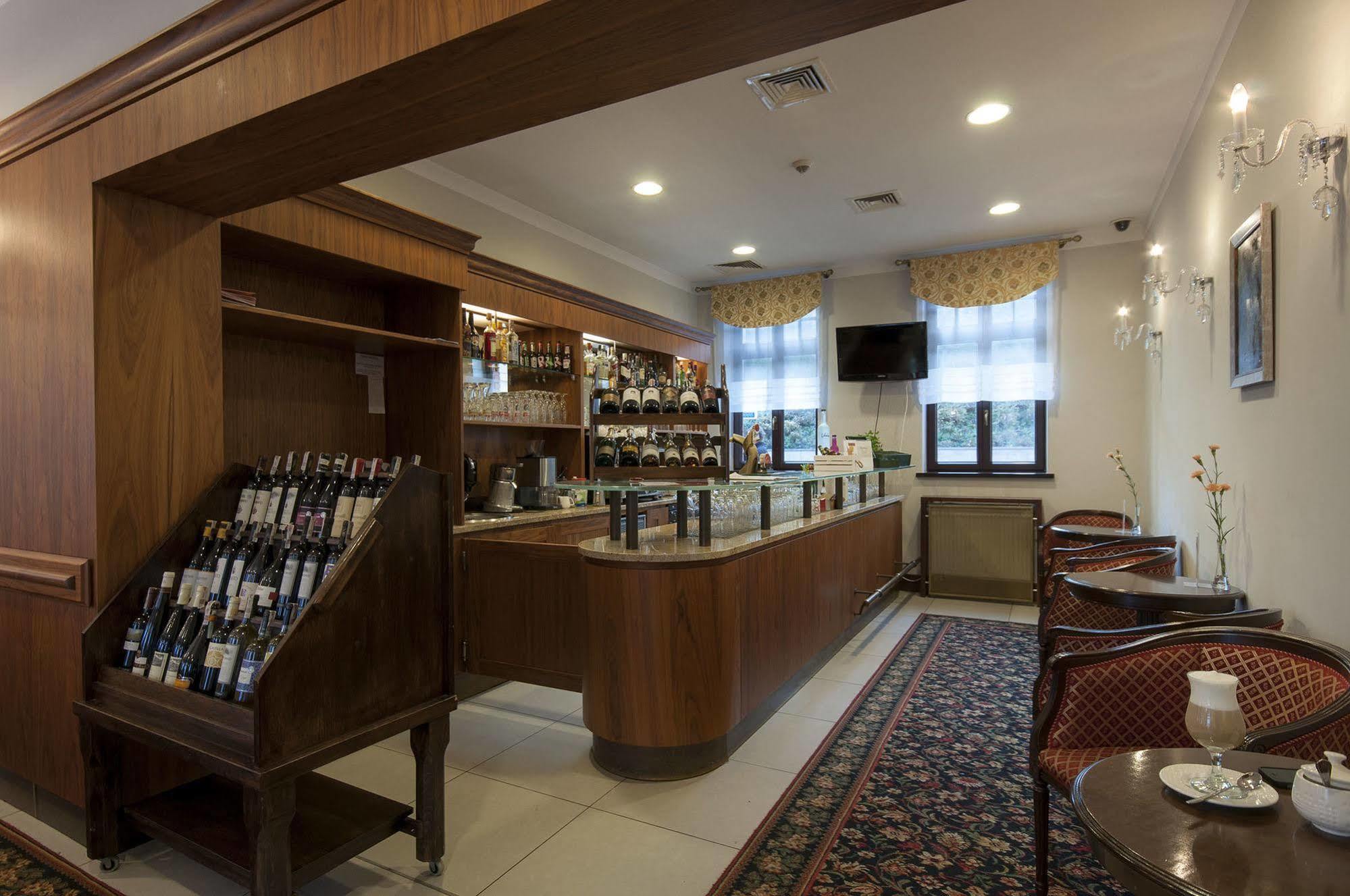 Hotel Grand Sal Wieliczka Esterno foto